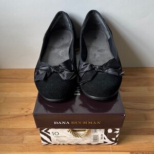 Dana Buchman Black Flats with Bow Detail
